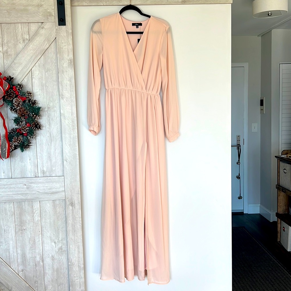 Long sleeve pink Lulus dress - perfect for bridal or baby shower!